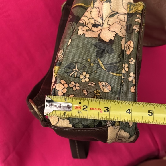 Cute Sakroots versatile green floral backpack/bag. - Picture 8 of 9